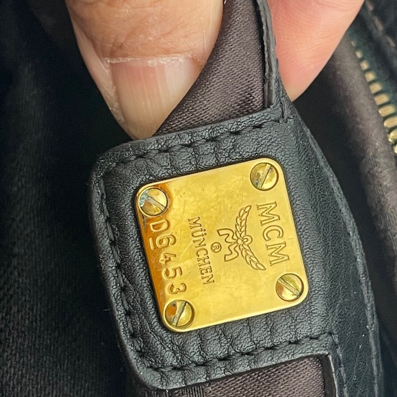 MCM leather satchel bag. Medium size. Full grain leather. - Picture 9 of 17